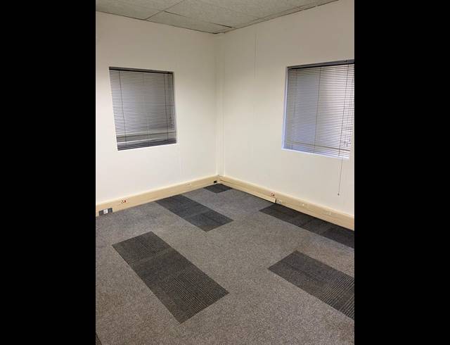 117M² OFFICE TO LET IN RUSTENBURG CENTRAL